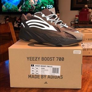 Yeezy 700 Geode